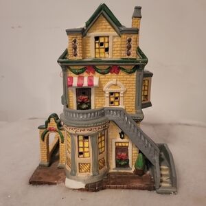 Santa's Workbench London Links Townhouse